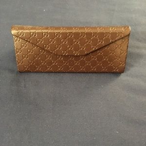 BN! Gucci Sunglass Case With Gucci Wipe